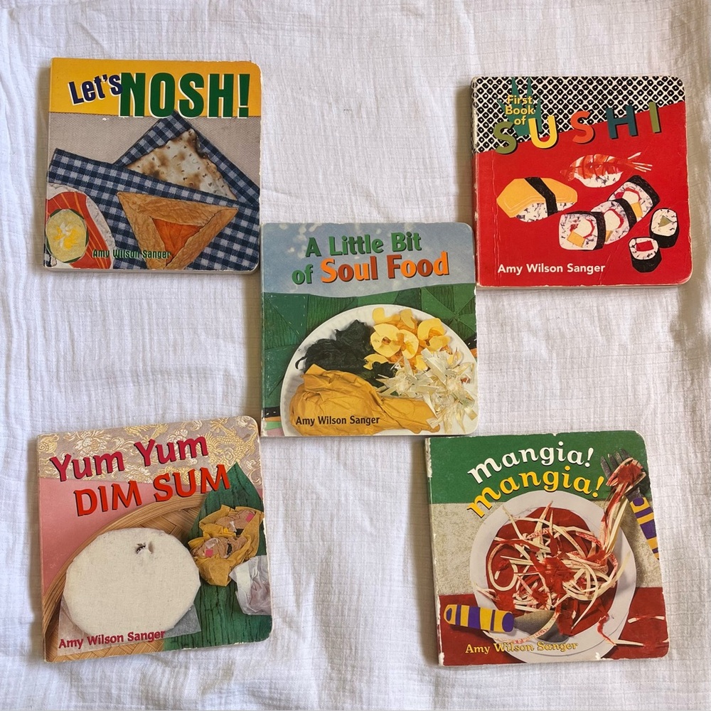 Set of 5 special board books for your little foodie